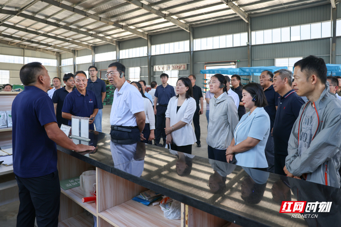 7月28日，农业农村部全国农作物重大病虫害防控现场观摩活动走进岳阳市屈原管理区。